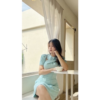 Đầm cổ xoắn chữ A