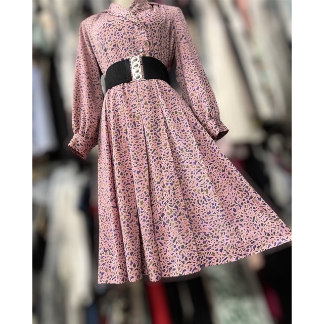 Đầm vintage tay phồng váy xếp ly