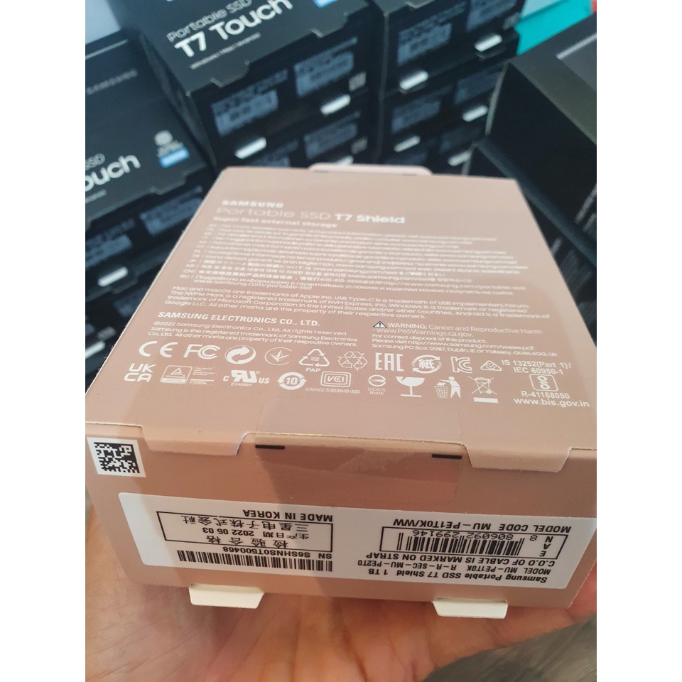 Ổ cứng di động SSD T7 Shield 1TB Samsung Portable  - Bảo hành 36 tháng