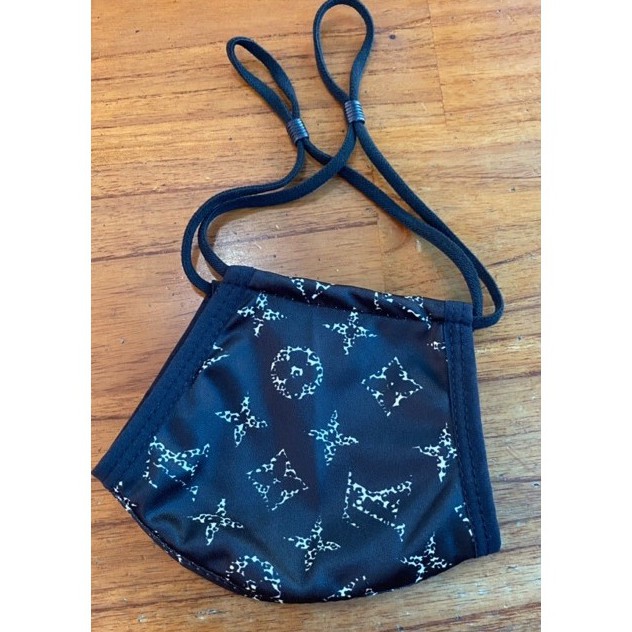 Khẩu trang Polo Style vải Su quay đeo dây nút rút - Thời trang, dễ thở, đeo thoải mái | BigBuy360 - bigbuy360.vn