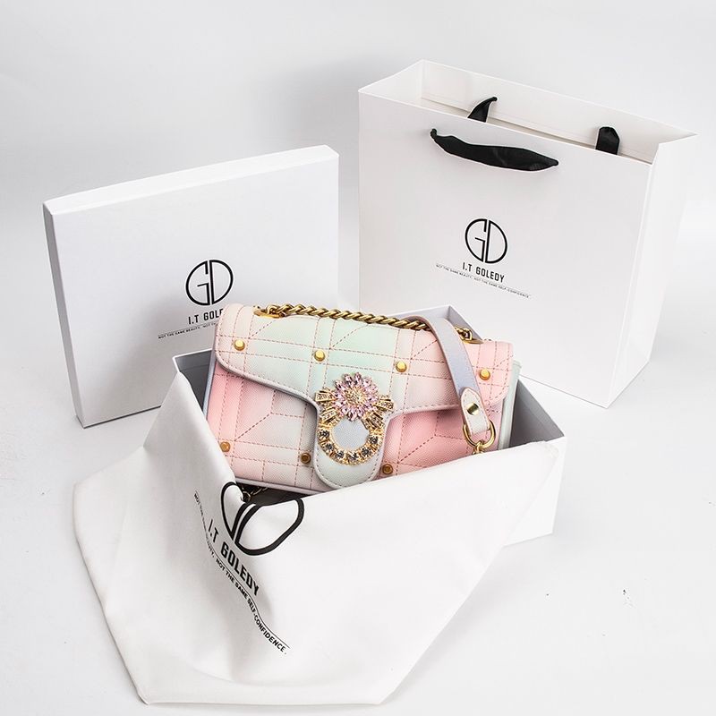 Túi hiệu I.T GOLEDY HONGKONG cao cấp, hàng chính hãng.