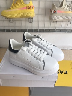 MCQUEEN NỮ PHẢN QUANG ( FULL BOX- ẢNH THẬT )