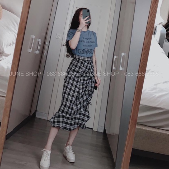 Set áo phông mix chân váy kẻ