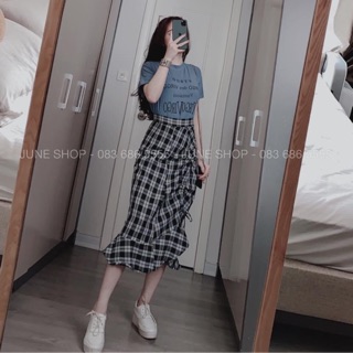Set áo phông mix chân váy kẻ