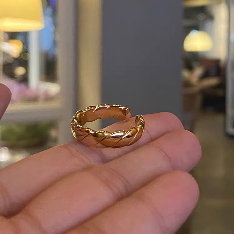 Nhẫn Đeo Tay Hình Dây Thừng Xinh Xắn Cho Nữ