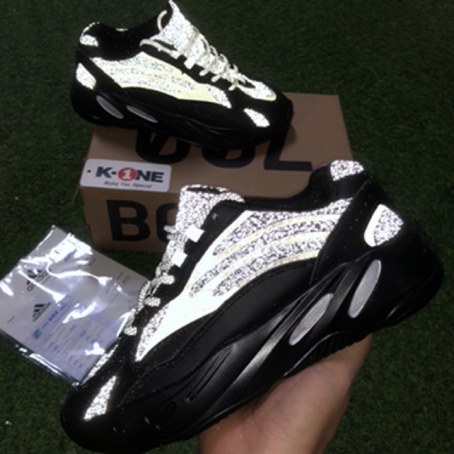 [FreeShip+BOX+Bill+TẤT] Yz 700 new đen full phản quang - Giày thể thao nam nữ size 36-44 | BigBuy360 - bigbuy360.vn