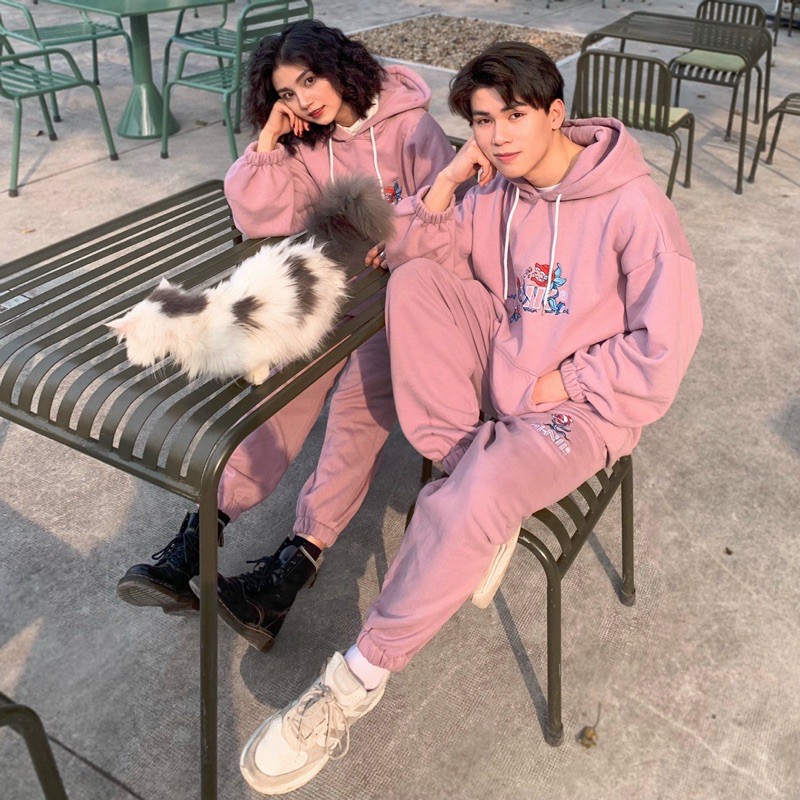 Áo hoodie và quần jogging hình thêu cây ăn thịt tím | BigBuy360 - bigbuy360.vn