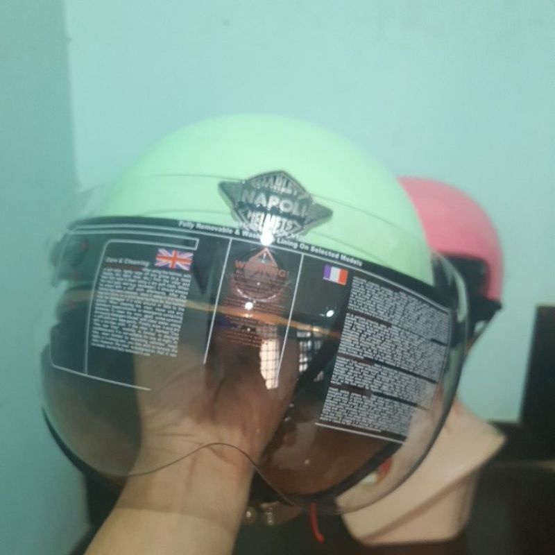 Kính B1 gắn nón bảo hiểm