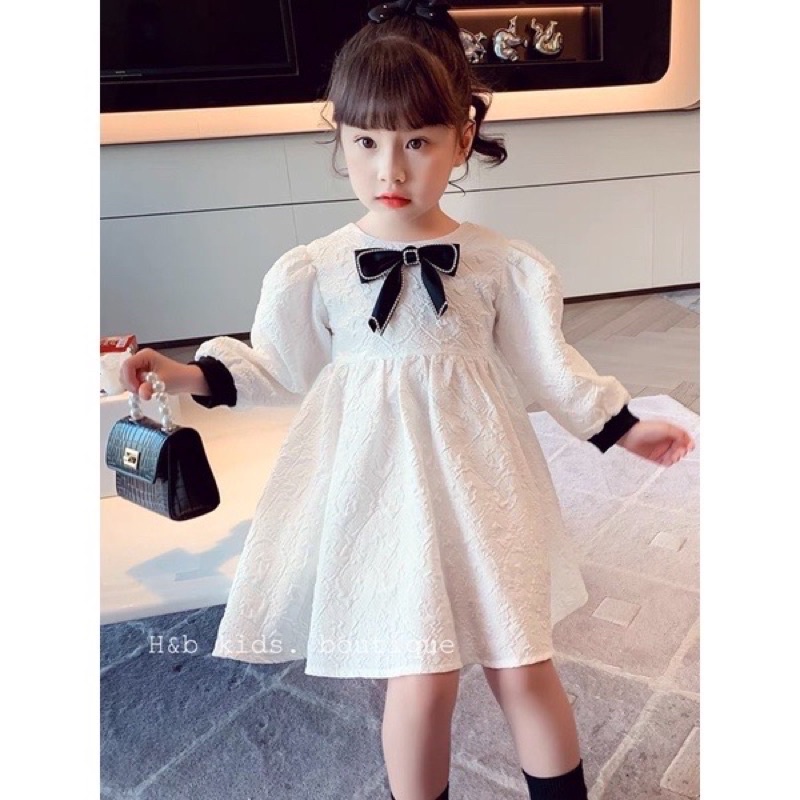 Đầm ren voan dài tay xinh xắn cho bé gái