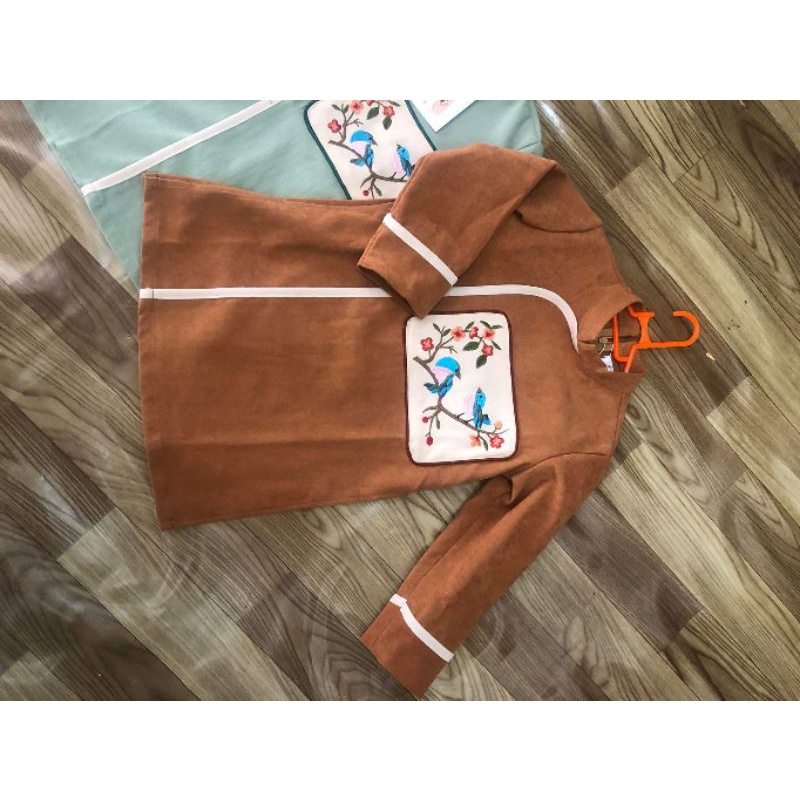 Áo dài nhung bé trai