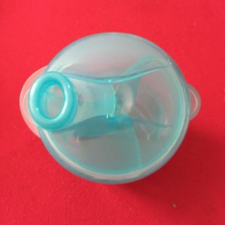 Hộp chia sữa tròn 3 ngăn