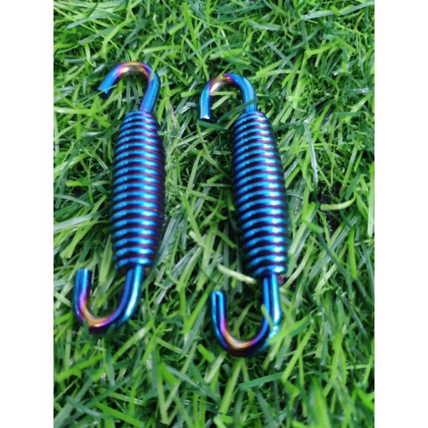 Móc lò xo treo pô inox mạ titan (1 cái)