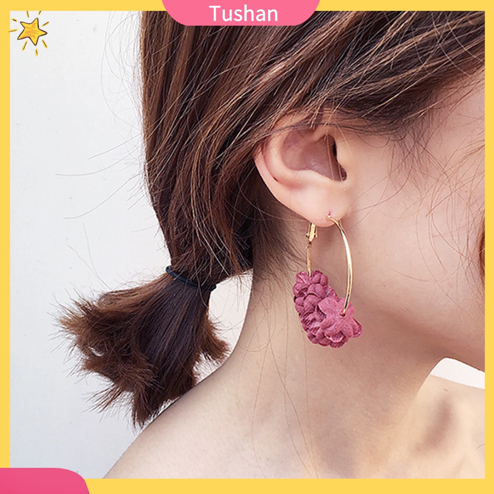 Khuyên tai dạng vòng phối hoa thời trang dành cho nữ