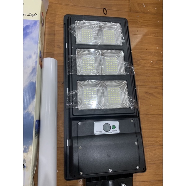 Đèn đường năng lượng mặt trời trang trí sân vườn HAPOVA BELIC 3015 công suất 150W