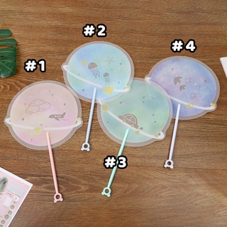 Quạt nhựa cầm tay dễ thương