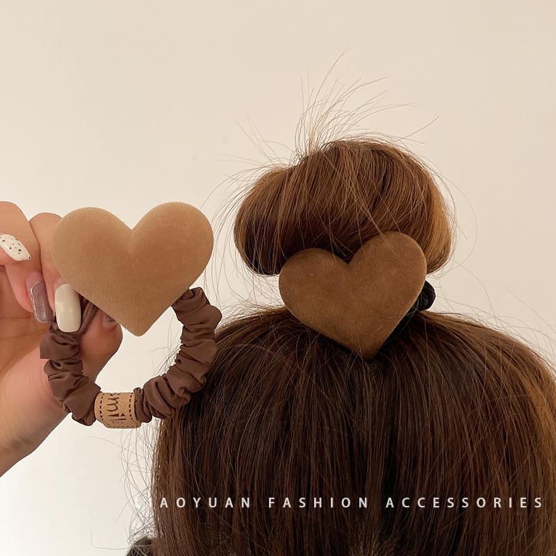 Dây buộc tóc phối mặt trái tim thời trang thu đông 2021 cho nữ