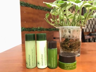 Bộ kit dưỡng da 4 món innisfree