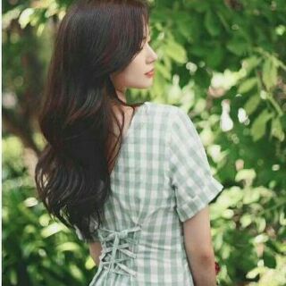 Váy kẻ caro xanh