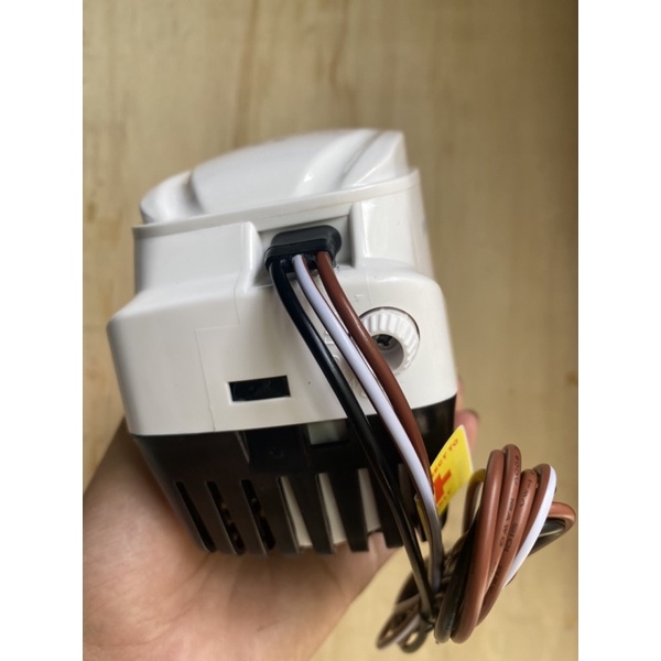 Bơm Nước Lườn Cano 12V Tự Động 750Gallon