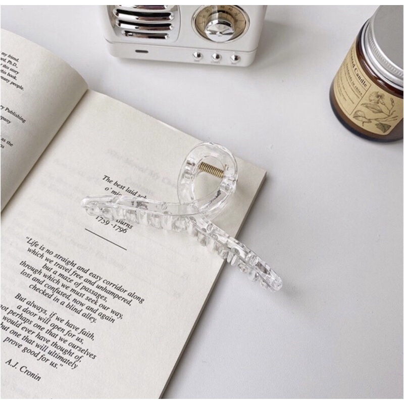 Kẹp tóc hình bông hoa bằng len handmade xinh xắn