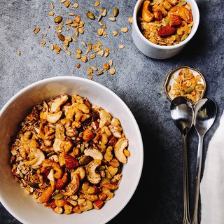 Ngũ cốc ăn sáng Hola Granola giảm cân siêu hạt