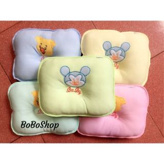 Gối lõm chống bẹt đầu cho bé