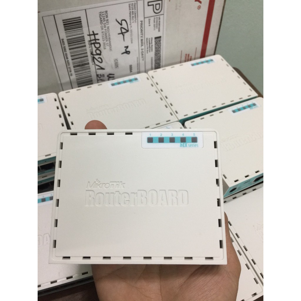Router cân bằng tải Mikrotik RB750-Gr3  - Chính Hãng BH 06 Tháng