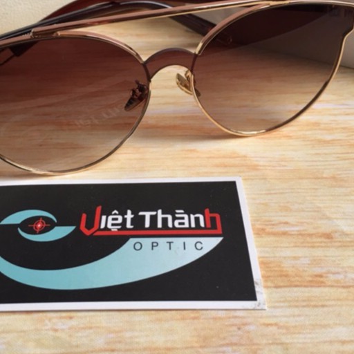 Kính Nâu Tây sang chảnh