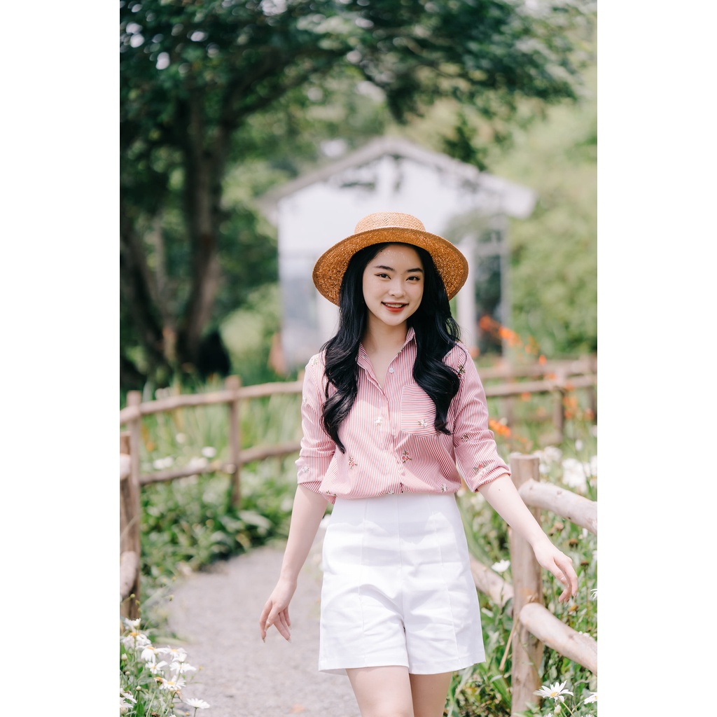 MINX - Áo Flower Embroi Strip Shirt