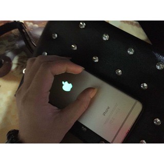 Logo Táo dạ quang phát sáng cho iPhone