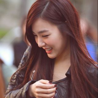 Thuốc nhuộm tóc màu đỏ tím nhẹ tặng kèm oxy trợ nhuộm và bao tay xốp