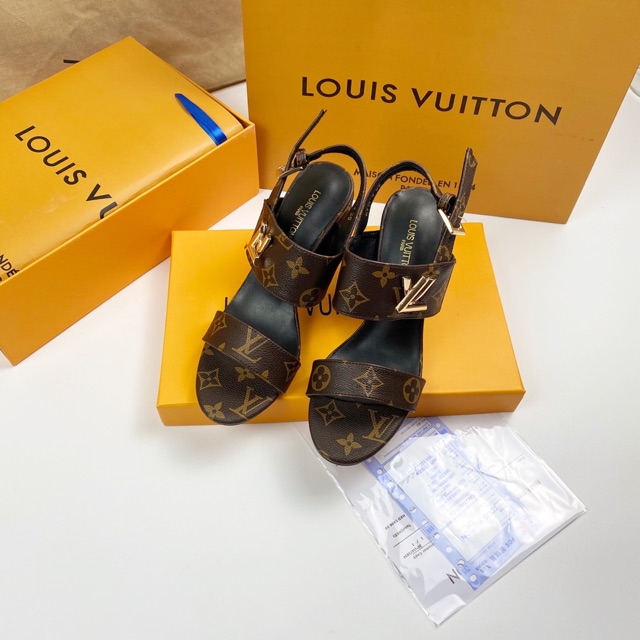 Sandal lv quai ngang bản to gót trụ spsl fullbox bill túi giấy