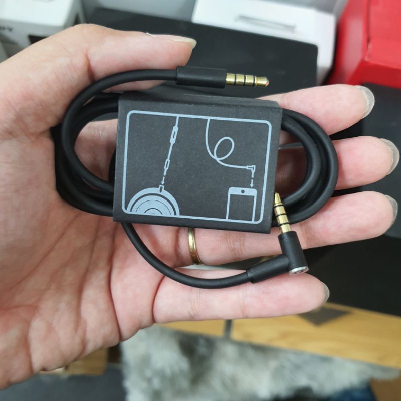 Cáp 3.5 tai nghe studio và solo chính hãng 2hand