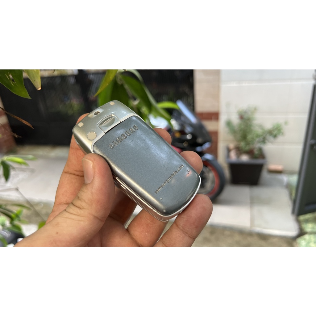 Điện thoại samsung sgh-e710  chính hãng