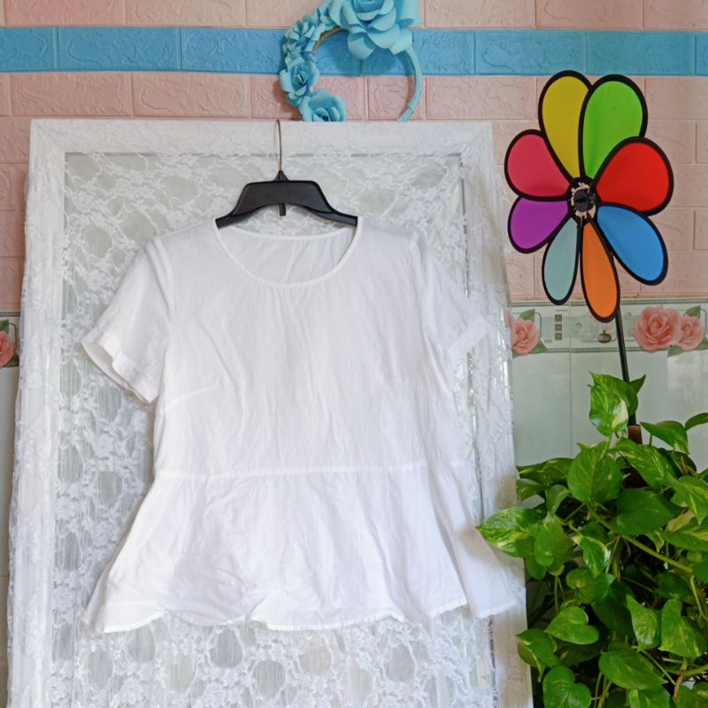 Áo peplum cổ tròn màu trắng xinh hàng 2hand size M L