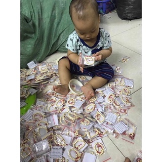 Vòng Dâu Tằm tránh vía cho bé