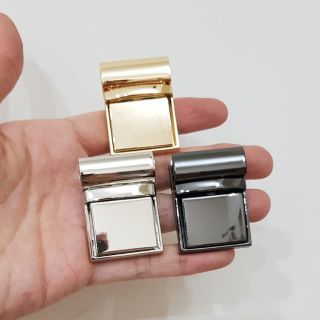 Khóa vuông 40k. Chị Trúc Huỳnh