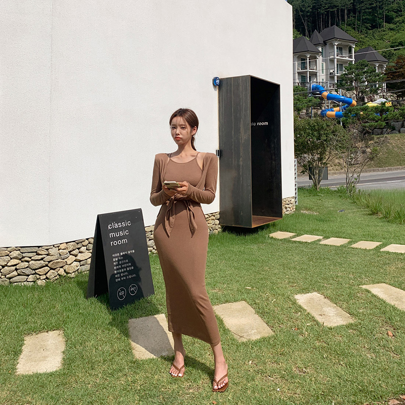 Trong bước đều | Set Đầm Ôm Hai Dây + Áo Khoác Cardigan Thời Trang Thanh Lịch Dành Cho Nữ