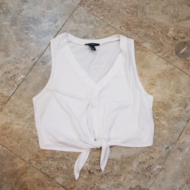 Sẵn áo croptop F21 buộc ei xuất xịn tag hãng- size M 48-55kg .