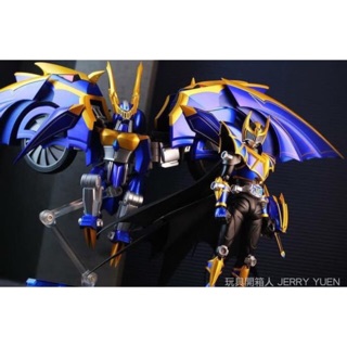 SHF Knight survive ( bị bay màu ) và SHF DARKRAIDER