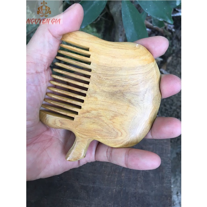 Lược chải tóc gỗ thơm hình trái táo (gỗ Bách thơm)