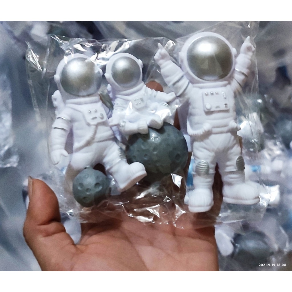 Set 3 Mô Hình Phi Hành Gia Để Bàn, Tượng Phi Hành Gia Trang Trí Bàn Làm Việc Dễ Thương