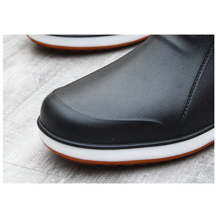 Stylish anti-slip rubber rain boots for men
