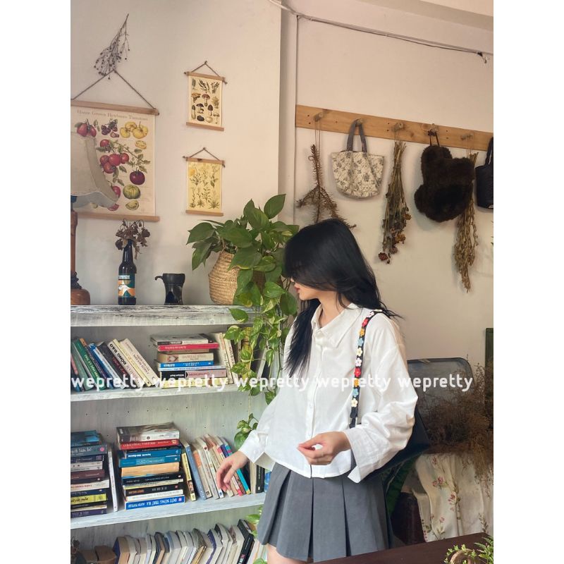 pass áo sơ mi wepretty màu trắng xẻ tà sau 89k
