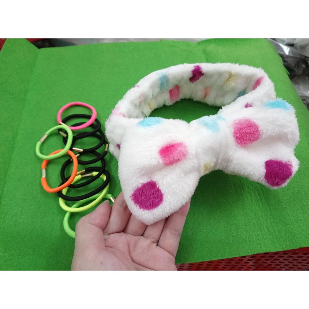 combo 1 băng đô phong cách Hàn Quốc + 10 cột tóc đủ màu y hình nha các bạn. Giá 55k nguyên bộ y hình.