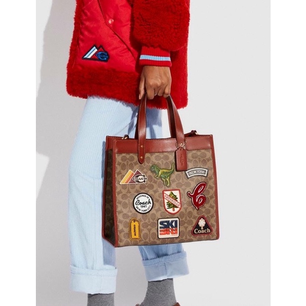 Túi xách nam Coach Field Tote whith Patches hoạ tiết trẻ trung