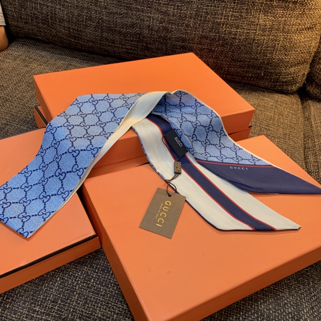 Khăn quàng cổ bản nhỏ