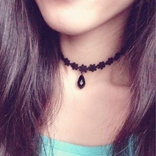 Dây chuyền choker cá tính