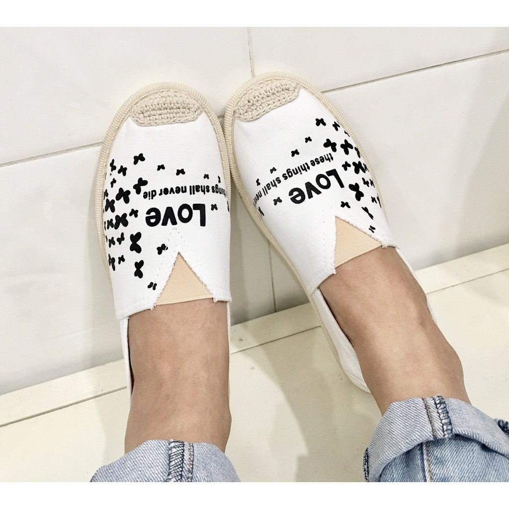 Giày slip on vải chữ love S172