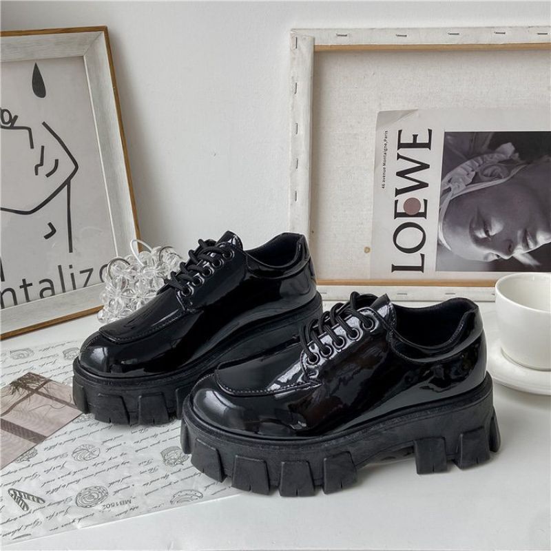 [CÓ SẴN] Giày bốt ulzzang gót vuông đế bự to dày mũi vuông phong cách Hàn Quốc bóng/trơn màu đen tăng chiều cao mới hot | BigBuy360 - bigbuy360.vn